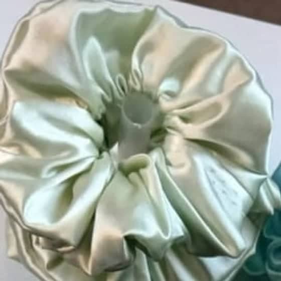 Scrunchie de satén color Verde agua